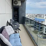 La Mare By Alm Mamaia Nord Apartamento *